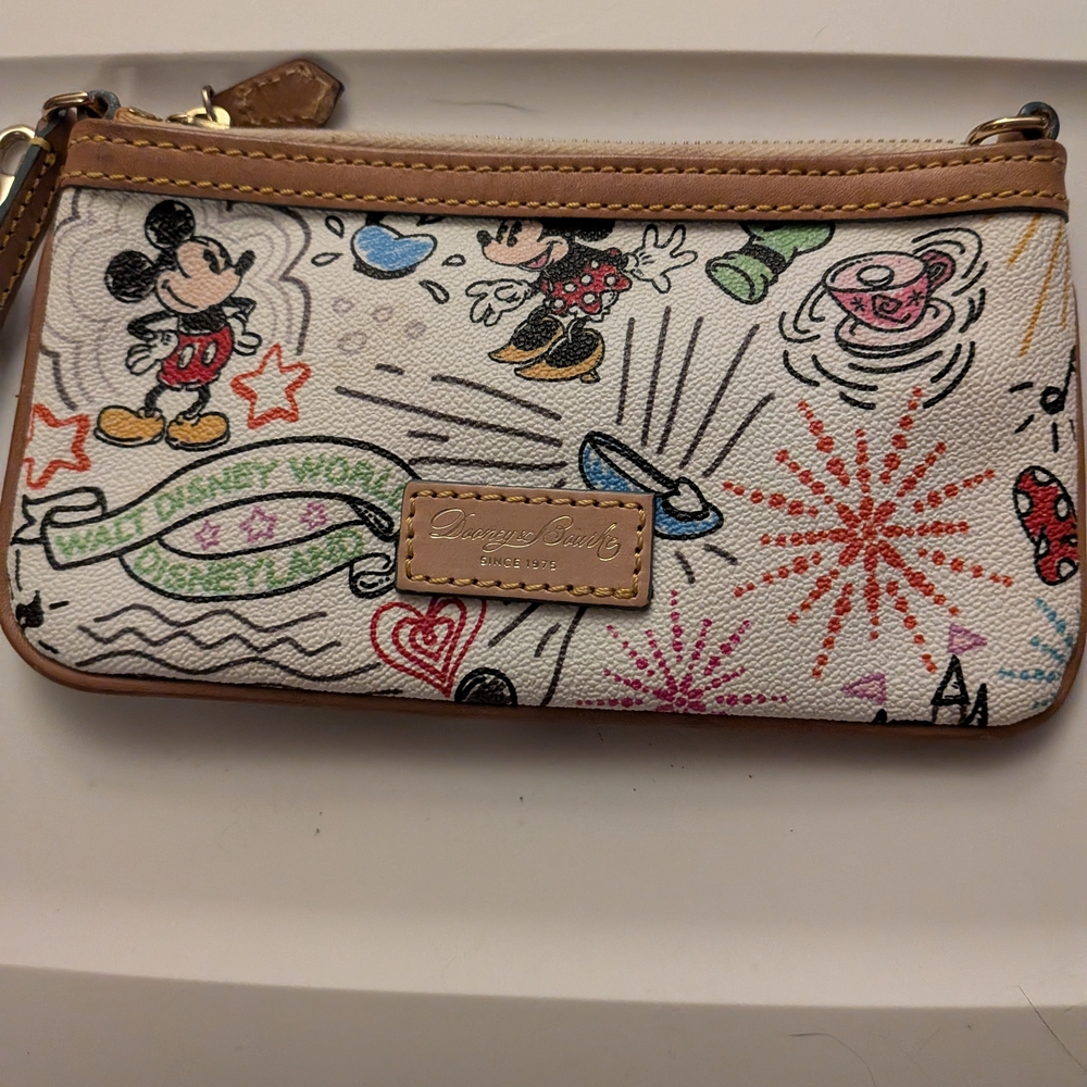Disney Dooney & Bourke Sketch Wristlet-white